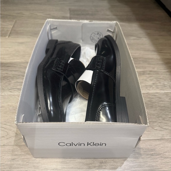 Calvin Klein Women’s size 9 loafers - never worn (still in box) - Picture 5 of 8